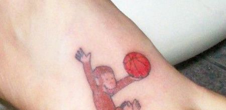 脚背猴子篮球纹身图案