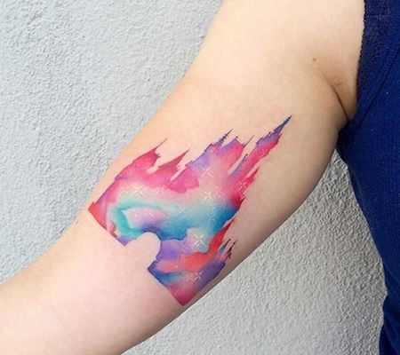 大臂水彩城堡纹身图案