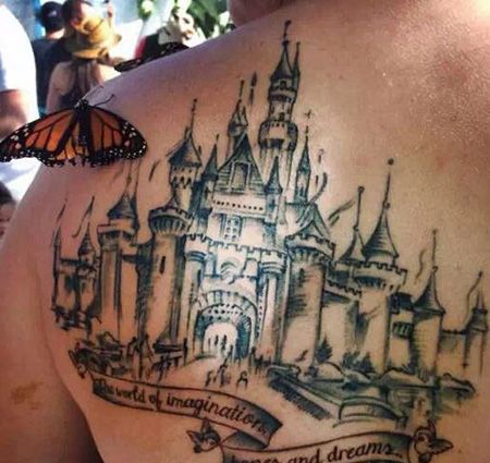 背部好看的城堡纹身图案