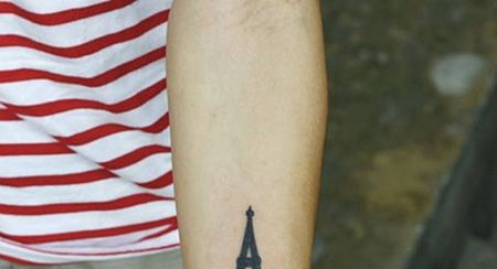 手臂埃菲尔铁塔纹身图片