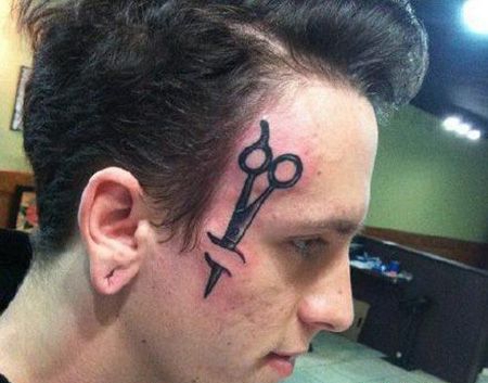 脸部剪刀纹身图案