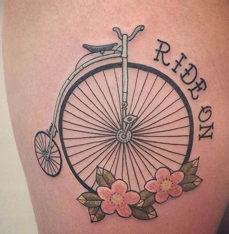 大腿复古自行车纹身图案