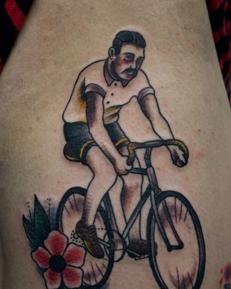 大腿骑自行车的男人纹身图案