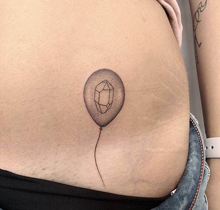 腹部气球纹身图案