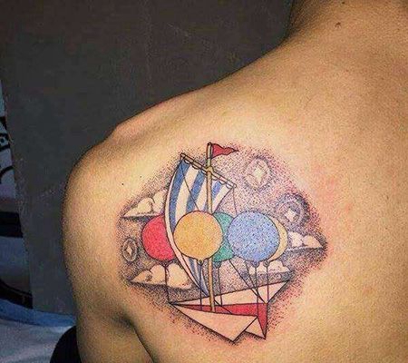 肩部气球纸飞机纹身图案