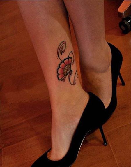 女生脚踝扇子纹身图案