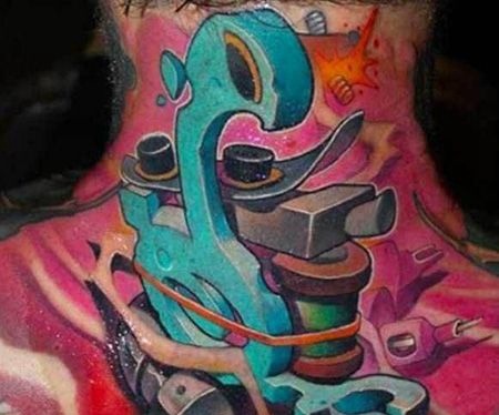 颈部蓝色的纹身机纹身图案