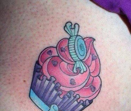 腰部冰淇淋纹身图案