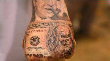 手背纸币纹身图案