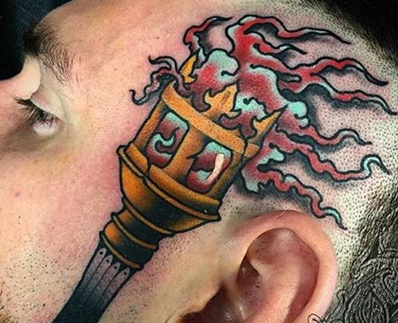 头部个性的火炬纹身图案