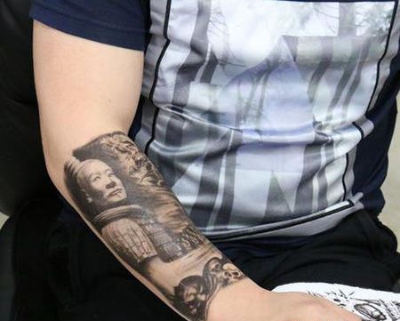 手臂兵马俑纹身图案