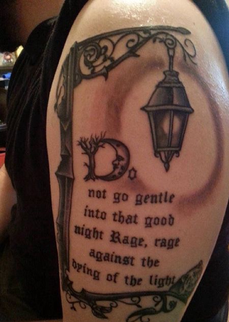 大臂个性路灯纹身图案