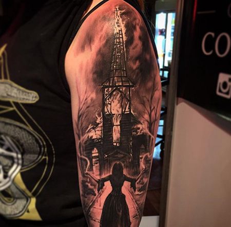 大臂着火的教堂纹身图案