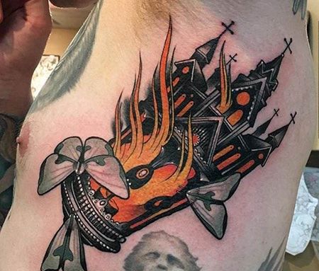 侧胸个性教堂纹身图案