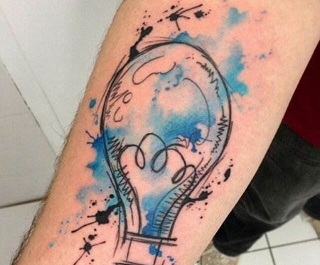 手臂泼墨灯泡纹身图案