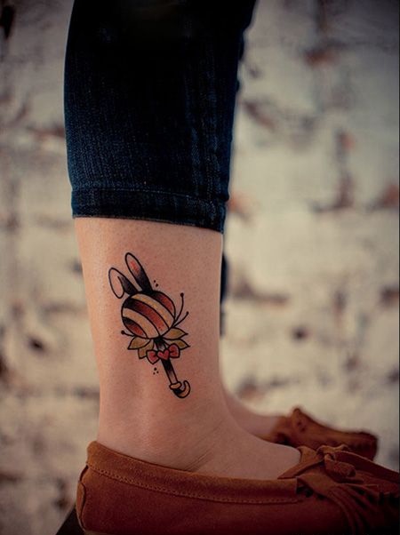 脚踝可爱的棒棒糖纹身图案