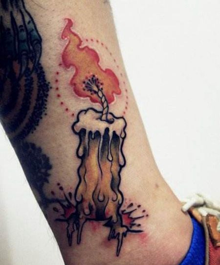 脚踝蜡烛纹身图案