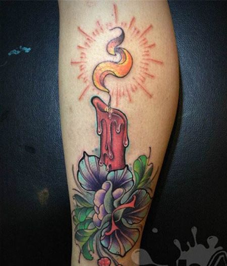 小腿红色蜡烛纹身图案