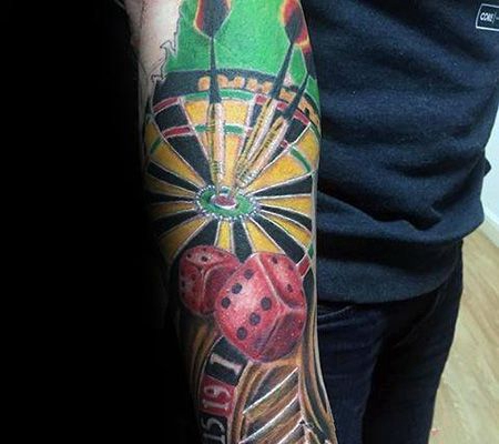 花臂飞镖色子纹身图案