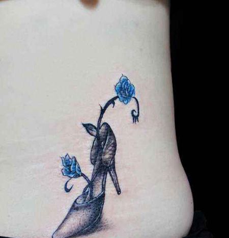 腹部性感的高跟鞋纹身图案