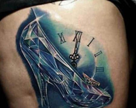 大腿高跟鞋纹身图案