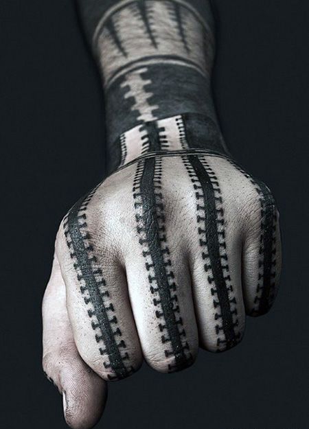 手部创意拉链纹身图案