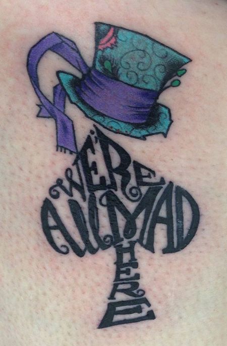 背部创意帽子纹身图案