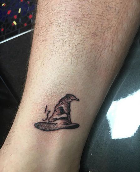 脚踝魔法帽子纹身图案