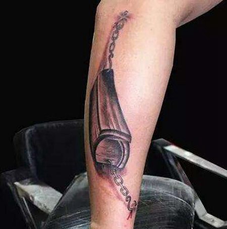 手臂中国棺材纹身图案