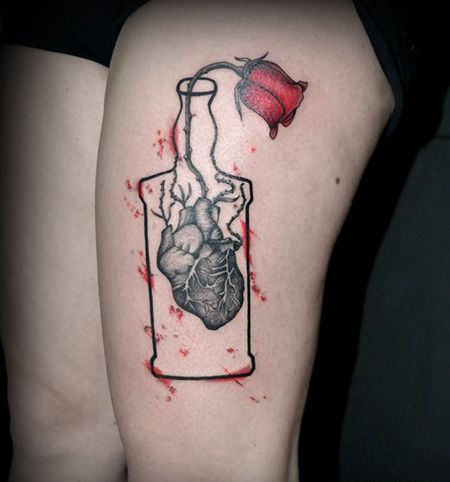 大腿有创意的花瓶纹身图案