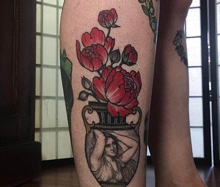小腿花瓶纹身图案