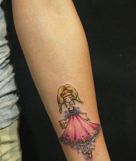 手臂可爱的SD娃娃纹身图案