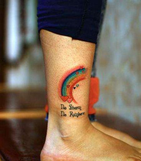 脚踝彩虹纹身图案