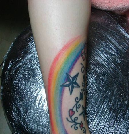 小腿彩虹星星纹身图案