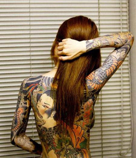 女生满背浮世绘纹身图案