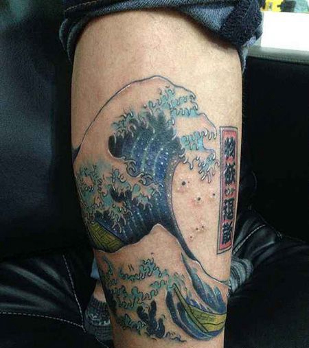 小腿浮世绘海浪纹身图案