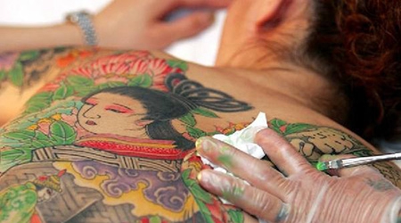 女生背部浮世绘纹身图片