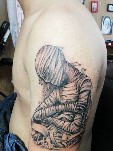 大臂恐怖木乃伊纹身图案