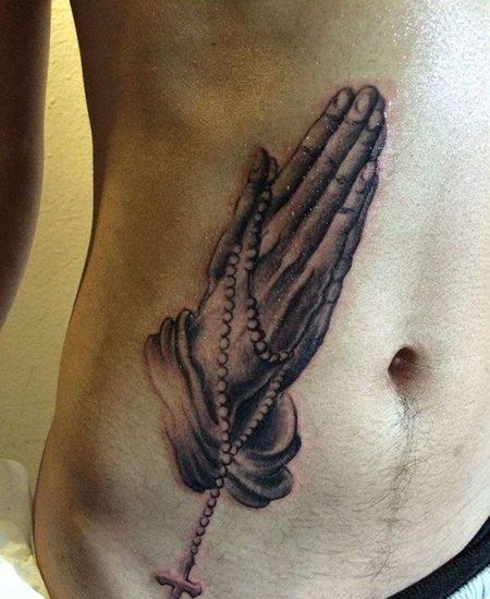 腹部祈祷之手纹身图案