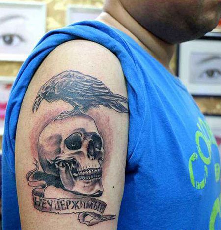 大臂帅气的敢死队纹身图片