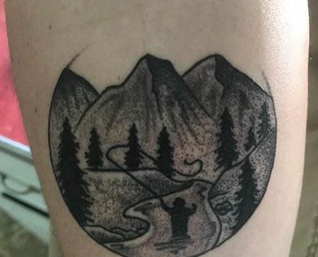 大腿圆形风景纹身图案