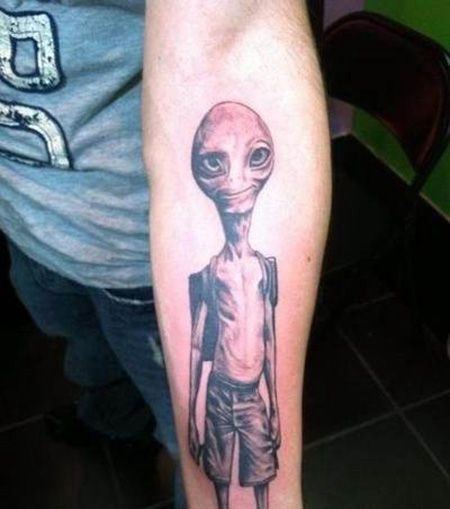 手臂站立的外星人纹身图案