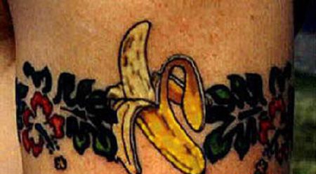 大臂黄色香蕉纹身图案