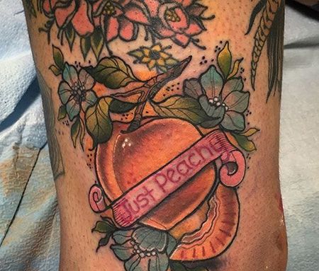 大腿好看的桃子纹身图案