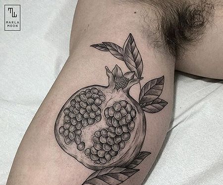 大臂石榴纹身图案