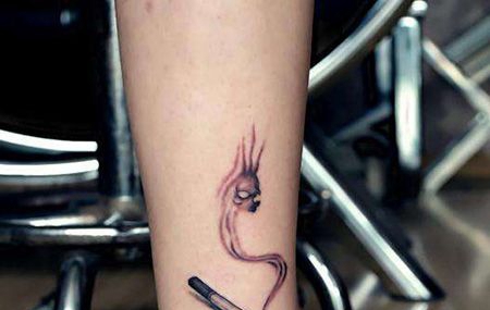 小臂个性香烟纹身图案