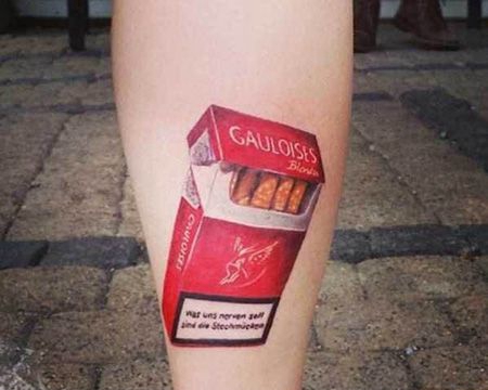 小腿一包红色的香烟纹身图案