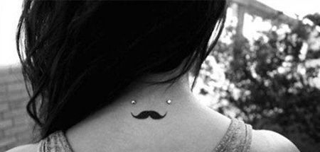 女生颈部胡子纹身图案