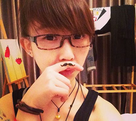 可爱女生手指胡子纹身图案