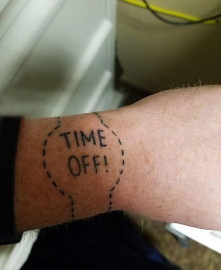 手腕缺失的手表纹身图案